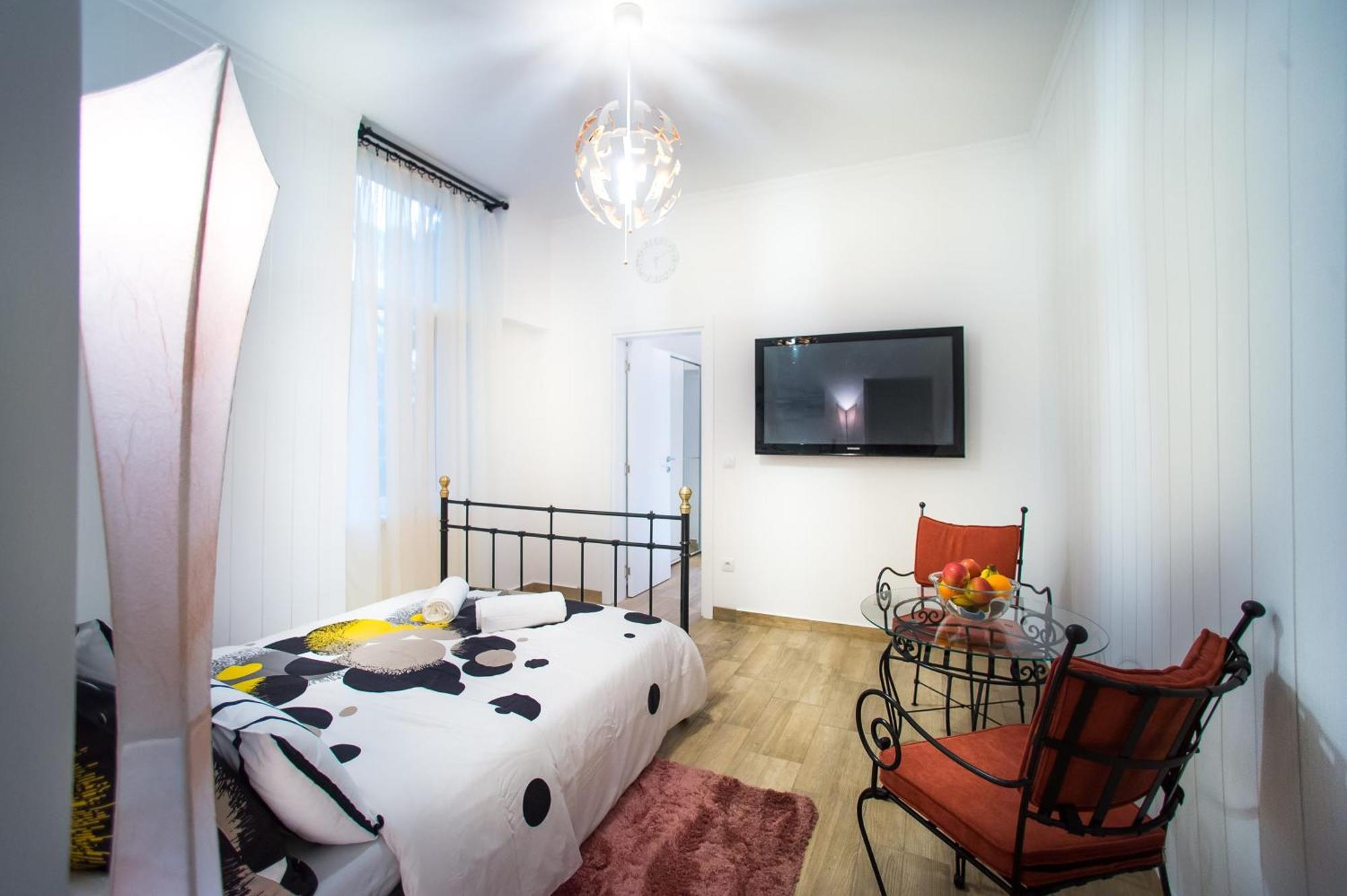 Central Charm 2Br And Modern Apt-All Is Walkable Belgrád Kültér fotó